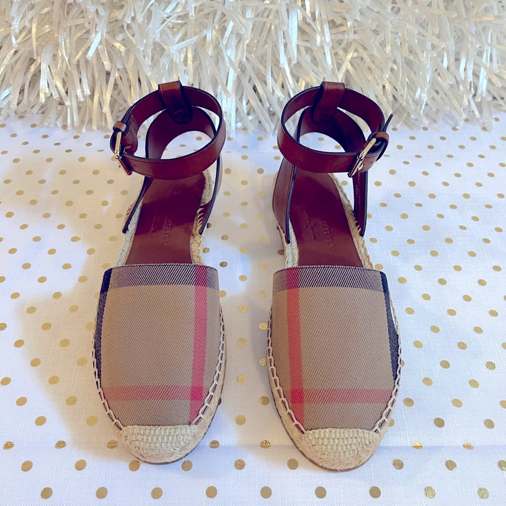 Burberry Signature Abbie Flat Espadrille Sandals - Check Print Canvas, Size 8.5